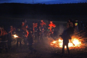 Funkenfeuer 2017 - Childrens' Bonfire in Mettenberg (Biberach), Germany - Children walk to light the big fire